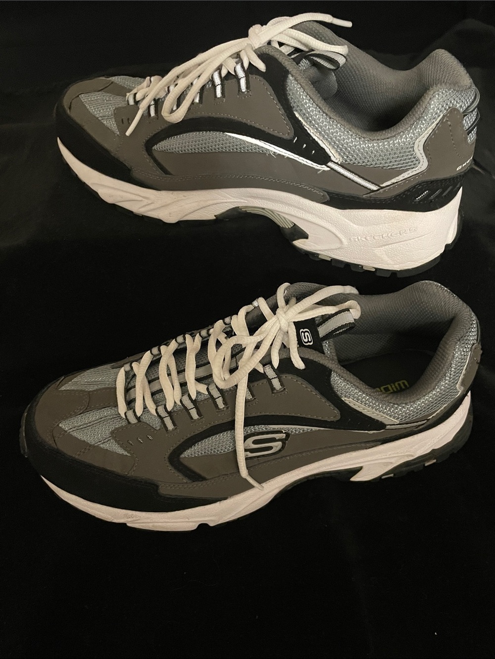 Men's EUC Sz 12 Skechers Stamina-Cutback sneakers in the charcoal/black colorway - Picture 2 of 11